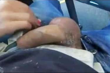 gozando no ônibus mulher punheta