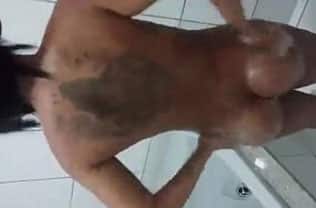 novinha no banho cunhada nua
