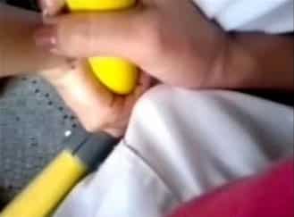 pegando no pau dentro do ônibus