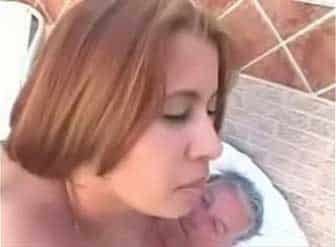 video novinha dando pro velho barrigudo