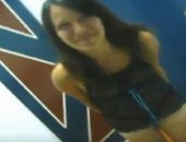 Amadora ninfeta chamando amigo da facul para foder