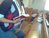 Crente safada se masturbando na igreja